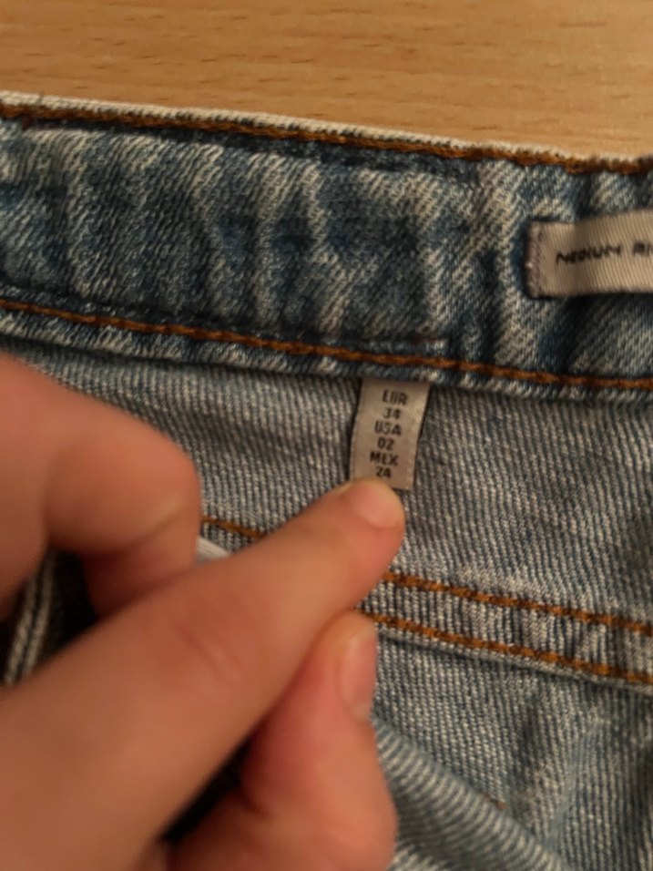 Kadın Gri Batik Desen Kot Şort - Görsel 3