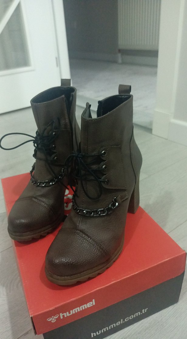 açık kahve rengi  Zincir Detaylı Deri Bot - Görsel 3