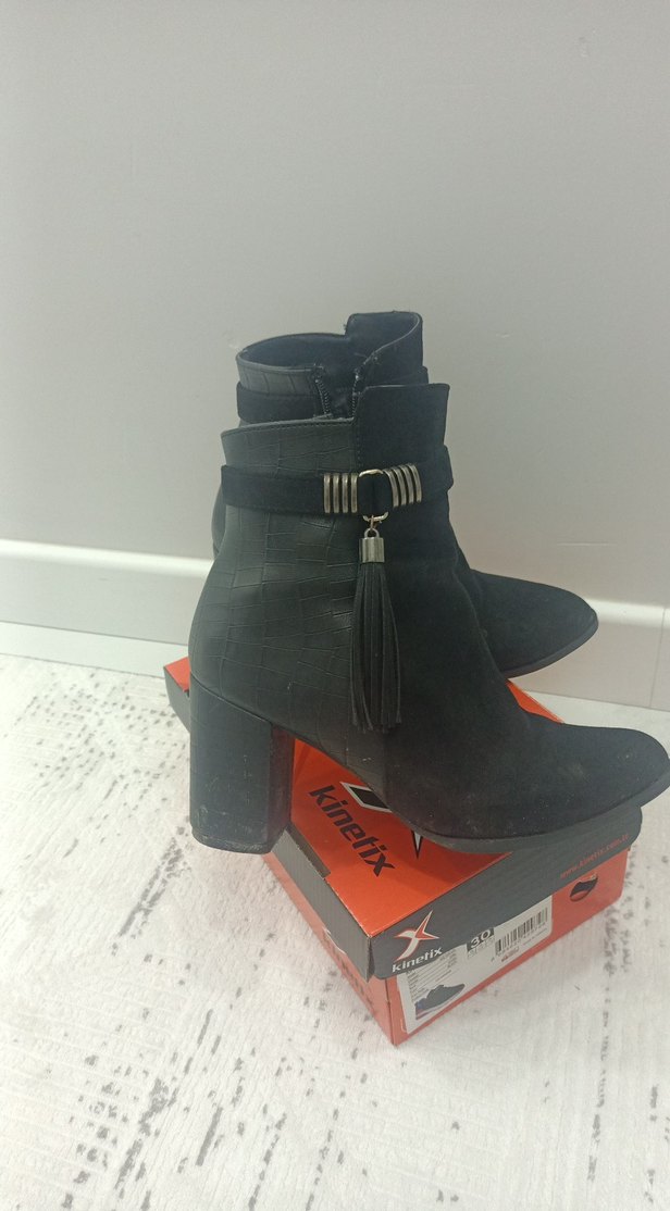 Siyah Süet Tokalı Blok Topuklu Kadın Bot - Görsel 2