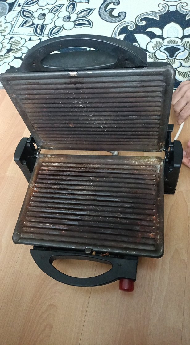 Siyah Elektrikli Tost Makinesi - Görsel 2