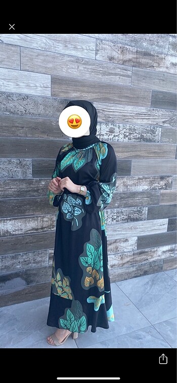 Siyah Saten Desenli Elbise