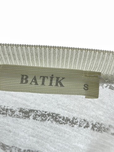 s Beden beyaz Renk Batik Bluz %70 İndirimli.