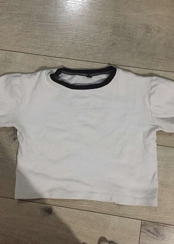 xs Beden Beyaz Pamuklu Kız Tişörtü Siyah Detaylı