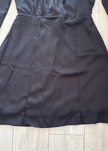 Düğmeli V Yakalı Siyah Midi Elbise - Görsel 3