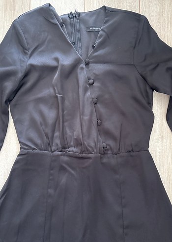 Düğmeli V Yakalı Siyah Midi Elbise - Görsel 2