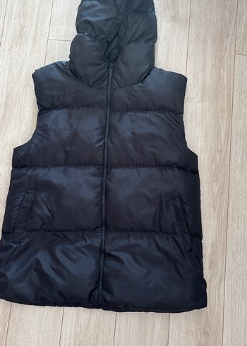 Siyah Kapüşonlu Kadın Yelek - Görsel 2