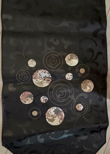 Siyah Nakışlı Modern Masa Örtüsü - Görsel 3