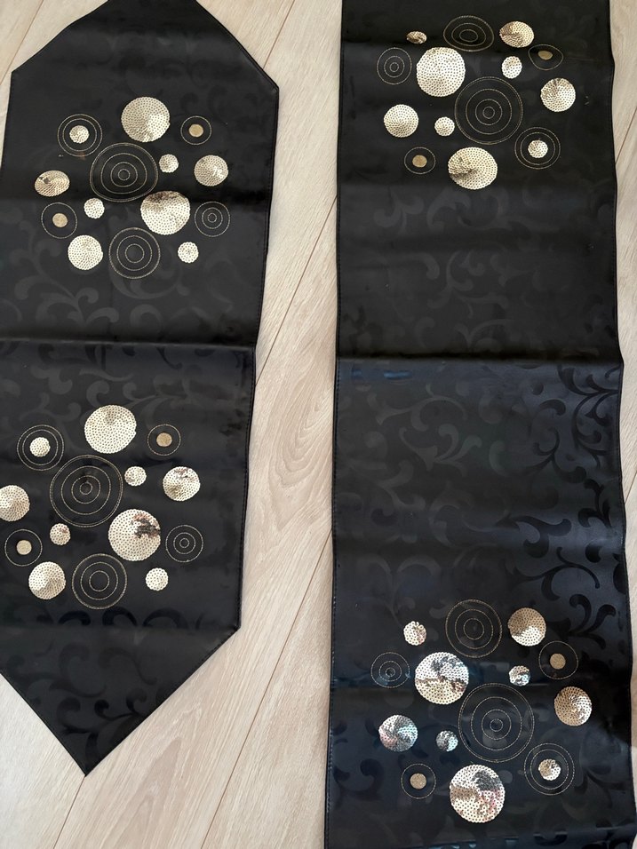 Siyah Nakışlı Modern Masa Örtüsü - Görsel 2