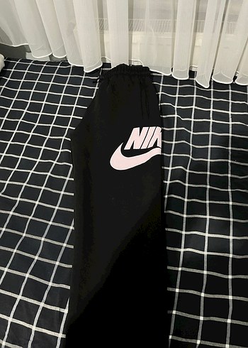 Nike Siyah Baskılı Rahat Kesim Eşofman Altı - Görsel 3