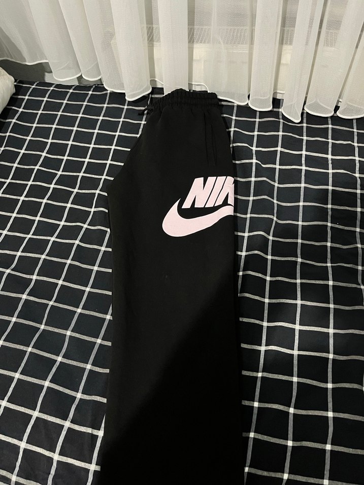 Nike Siyah Baskılı Rahat Kesim Eşofman Altı - Görsel 3