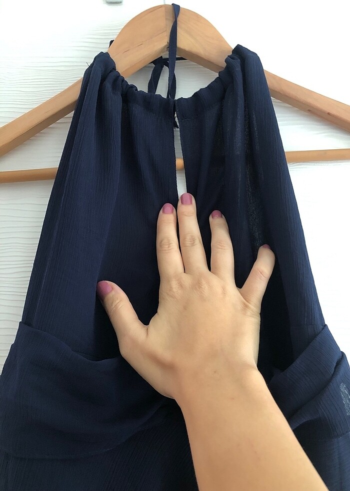 Lacivert boyundan bağlamalı şık elbise - Görsel 3