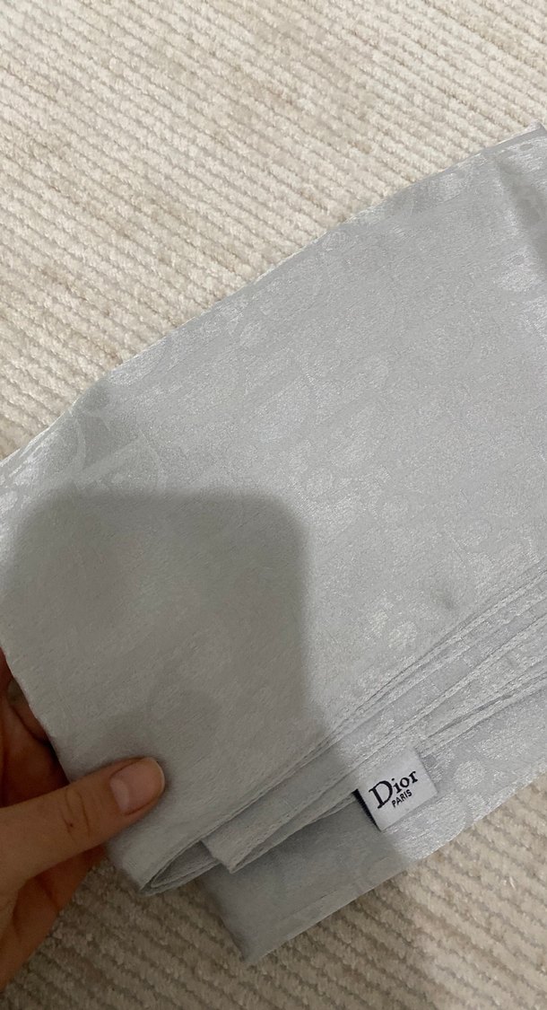 Gri Kadın şal - Görsel 2