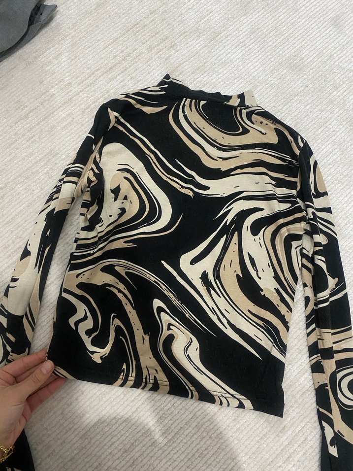 Siyah Bej Desenli Balıkçı Yaka Kadın Bluz - Görsel 2