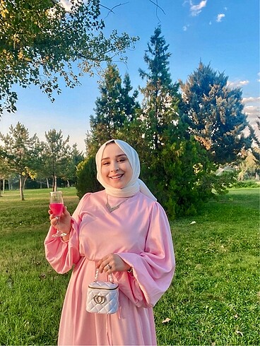 Pembe elbise ????