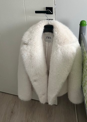Beyaz Kürk Detaylı Midi Kadın Mont - Görsel 6