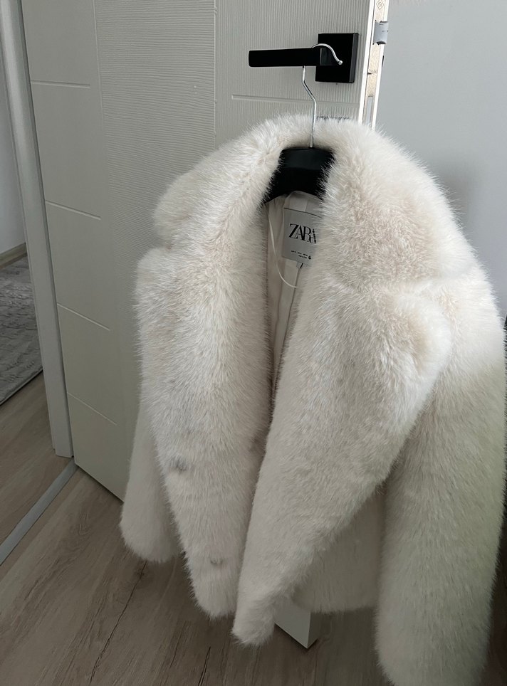 Beyaz Kürk Detaylı Midi Kadın Mont - Görsel 5