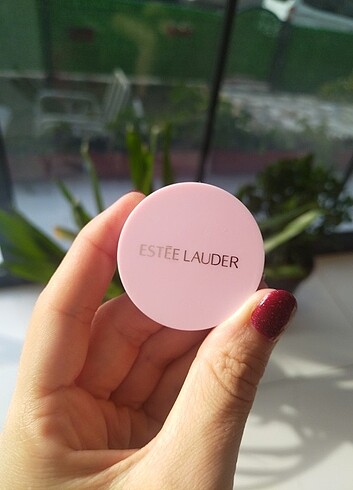  Beden Estee lauder lip balm 