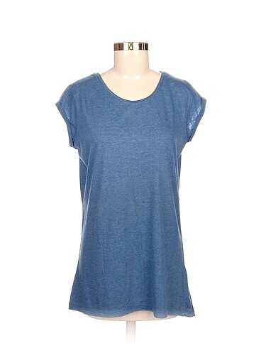 Diğer T-shirt %70 İndirimli.