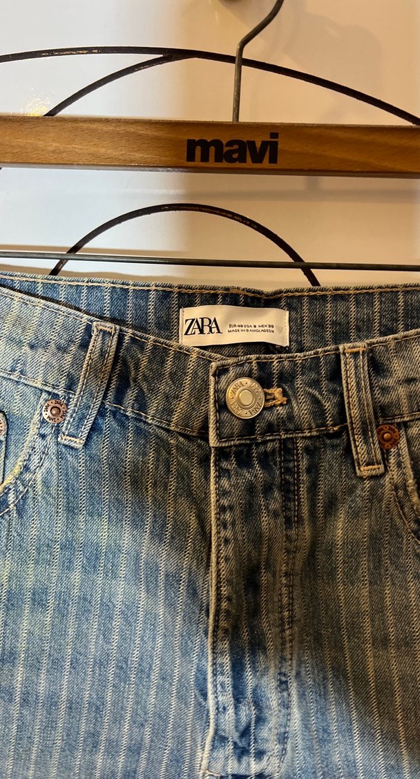 Zara Çizgili Kadın Mini Denim Şort - Görsel 3