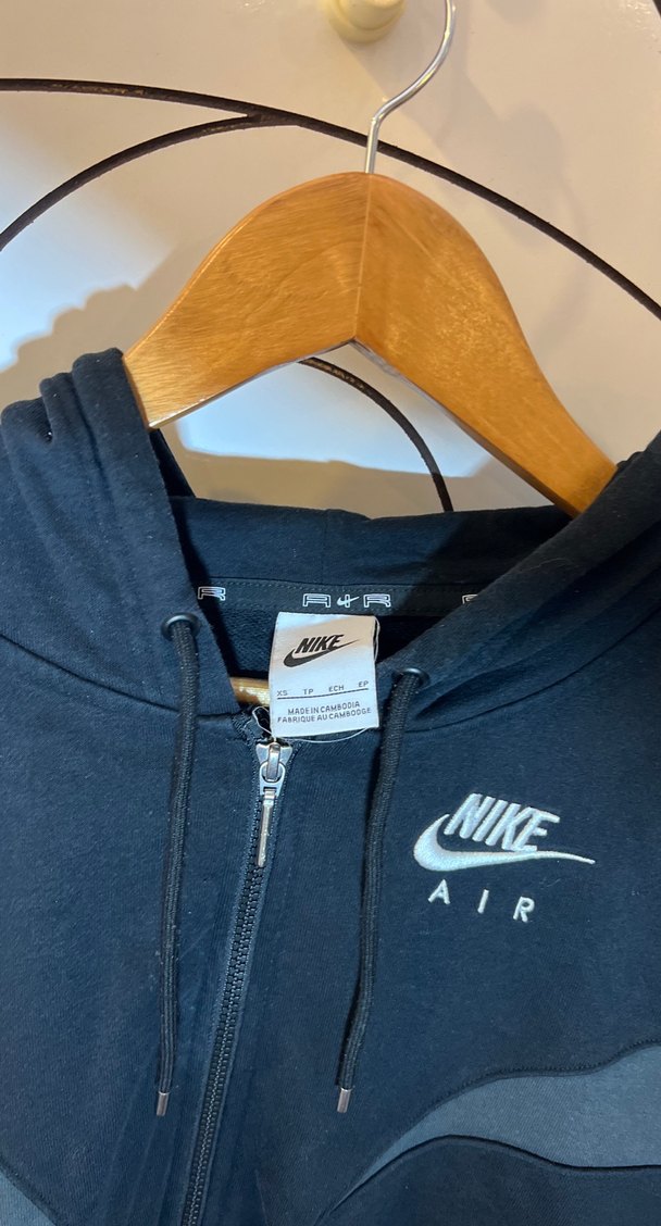 Nike Siyah Fermuarlı Kadın Bomber Ceket - Görsel 3
