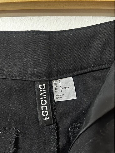 32 Beden siyah Renk H&M siyah mini kumaş şort