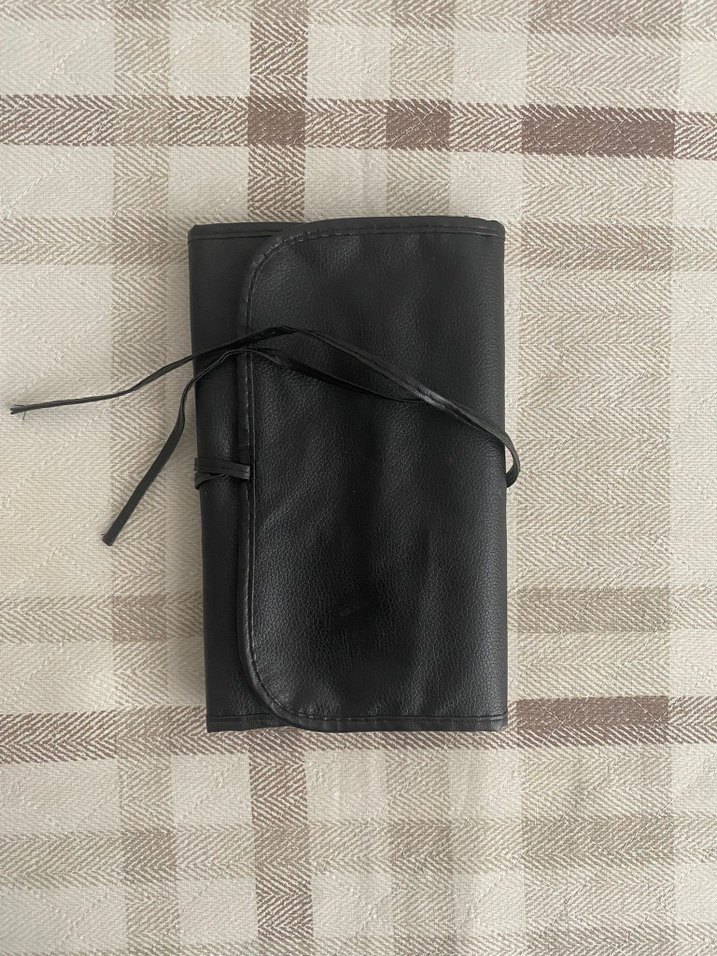 Siyah Makyaj Fırçası Seti ve Taşıma Çantası - Görsel 2