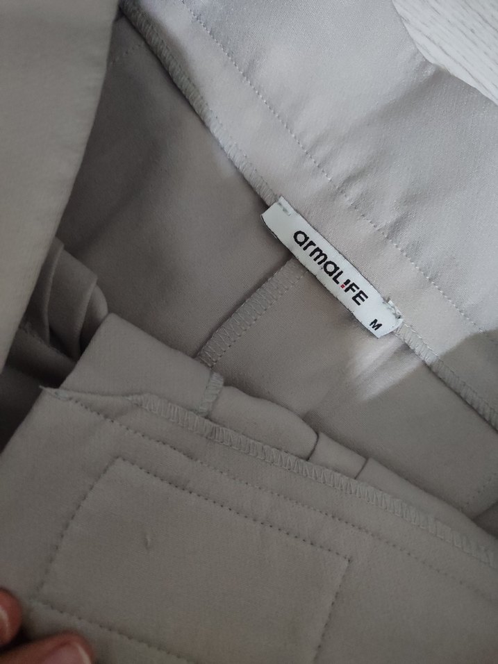 Bej Kuşaklı Rahat Kesim Kadın Kumaş Pantolon - Görsel 3