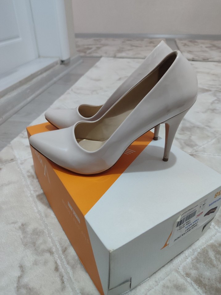 Beyaz Stiletto Topuklu Kadın Ayakkabı - Görsel 2