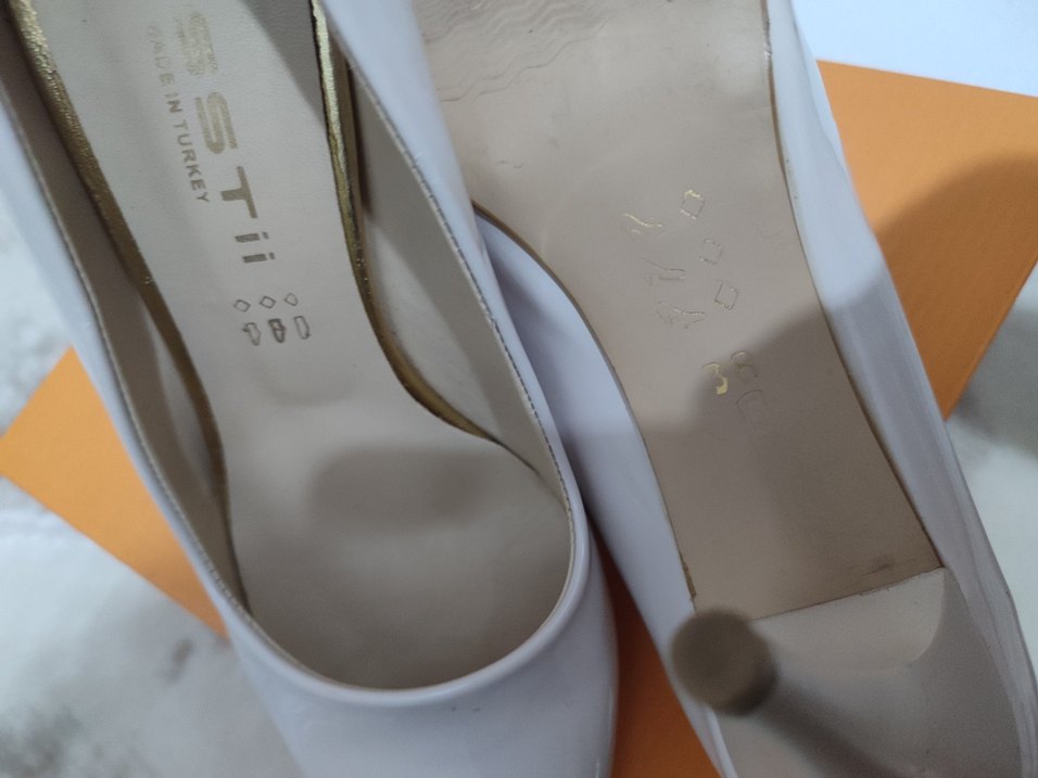 Beyaz Stiletto Topuklu Kadın Ayakkabı - Görsel 4