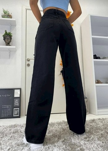 Trendyol & Milla Yırtık Detaylı Siyah Geniş Paça Kot Pantolon