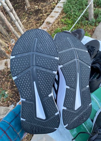 Siyah Beyaz Kadın Spor Ayakkabı - Görsel 4