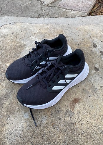 Siyah Beyaz Kadın Spor Ayakkabı - Görsel 2