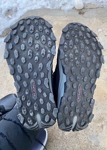 Mor Detaylı Siyah Kadın Spor Ayakkabı - Görsel 3