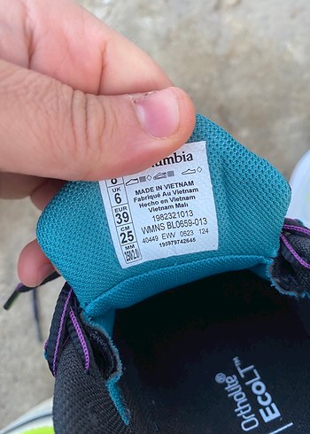 Mor Detaylı Siyah Kadın Spor Ayakkabı - Görsel 5