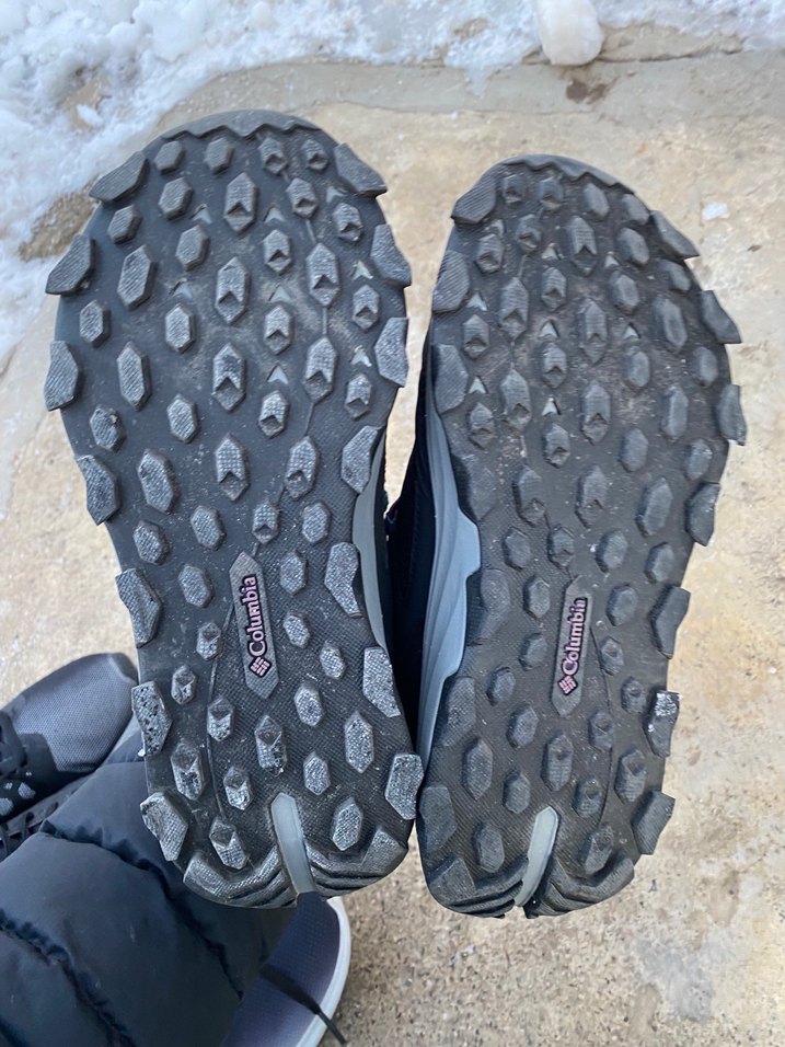 Mor Detaylı Siyah Kadın Spor Ayakkabı - Görsel 3