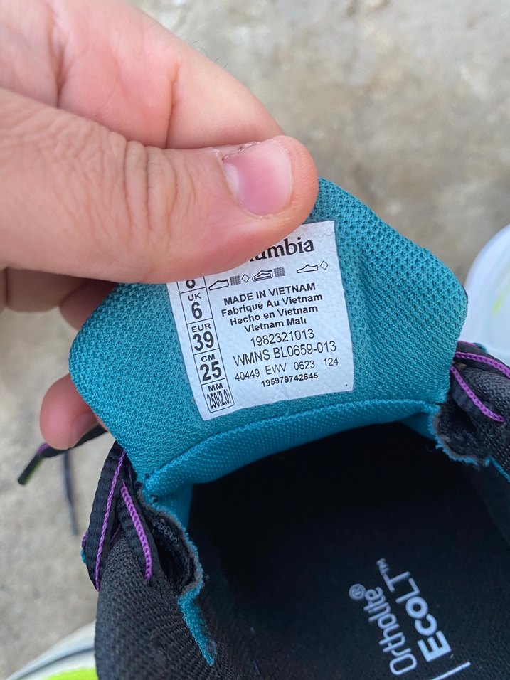 Mor Detaylı Siyah Kadın Spor Ayakkabı - Görsel 5