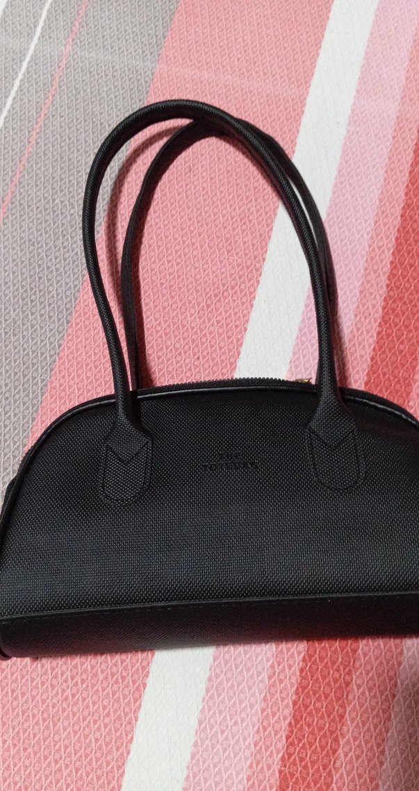 Siyah Deri Fermuarlı Kadın Çantası - Görsel 3