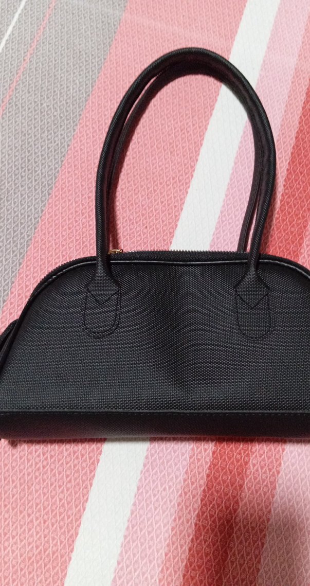 Siyah Deri Fermuarlı Kadın Çantası - Görsel 4