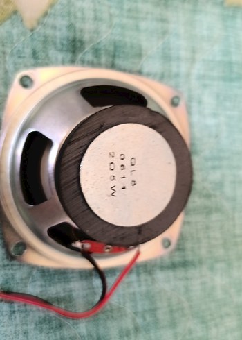 Beyaz Gri Müzik Sistemi Hoparlörleri - Görsel 3