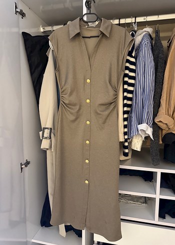 Zara Düğmeli V Yakalı Gri Midi Elbise