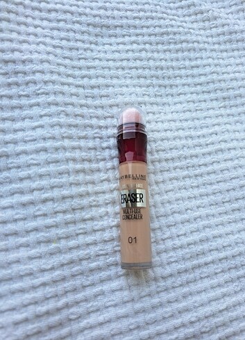  Beden Maybelline Instant Eraser 01