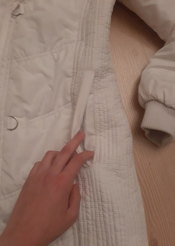 Beyaz Uzun Şişme Mont  Sıcacık, Temiz ve Şık! - Görsel 6