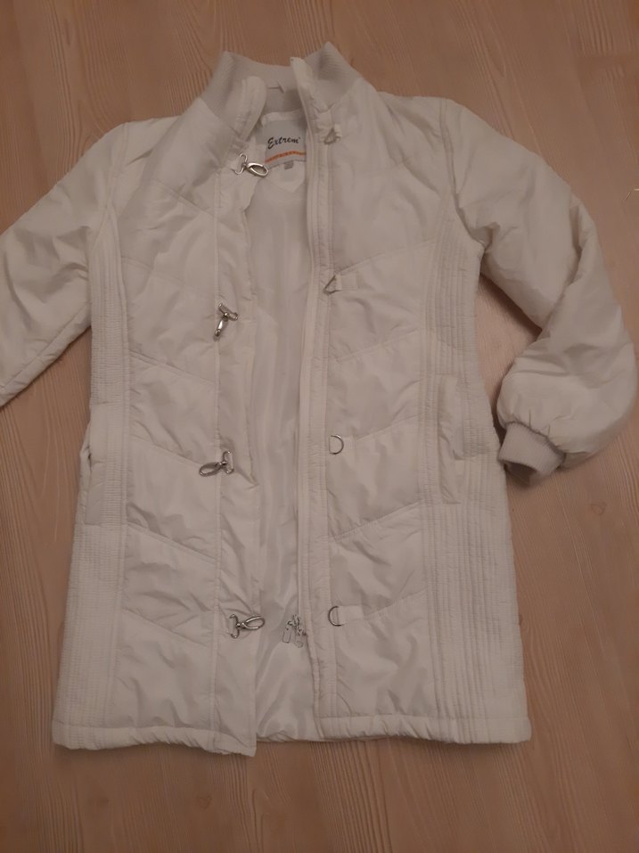 Beyaz Uzun Şişme Mont  Sıcacık, Temiz ve Şık! - Görsel 3