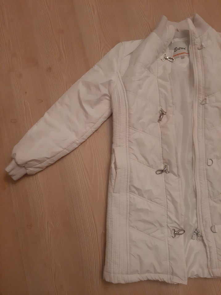 Beyaz Uzun Şişme Mont  Sıcacık, Temiz ve Şık! - Görsel 2