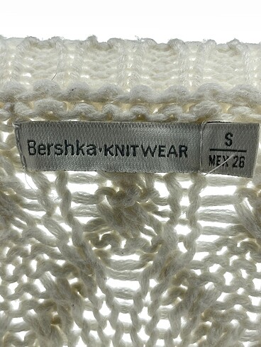 s Beden çeşitli Renk Bershka Kazak / Triko %70 İndirimli.