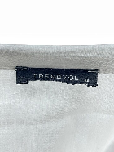 38 Beden beyaz Renk Trendyol & Milla Gömlek %70 İndirimli.