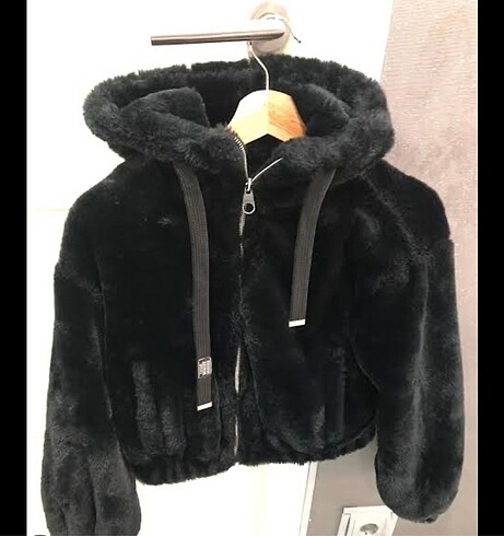 s Beden Bershka Kürk Kapüşonlu Mont