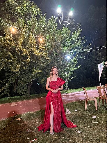 Kırmızı abiye