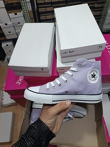 37 Beden Uzun Converse Ayakkabı