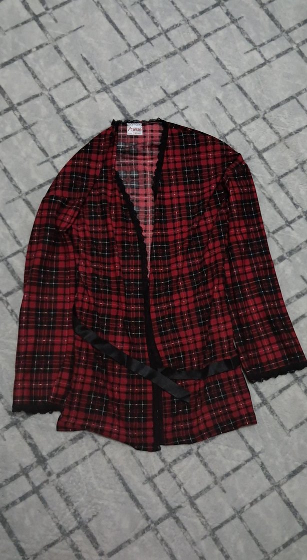 Kırmızı Ekoseli Dantel Detaylı 3 parça pijama takımı - Görsel 3